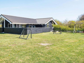 Four-Bedroom Holiday home in Hemmet 7